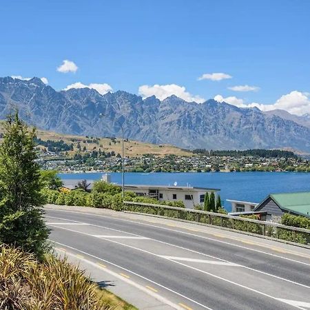 Luxury Lakeview 2 Bedroom Apartment Квинстаун Экстерьер фото