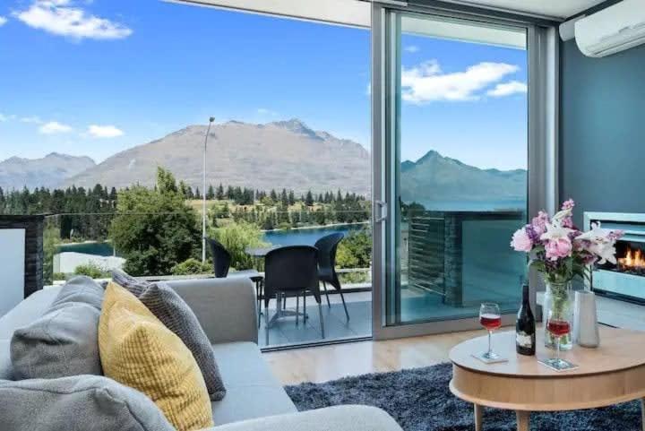 Luxury Lakeview 2 Bedroom Apartment Квинстаун Экстерьер фото